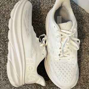 LIKE NEW Hoka Clifton 9s